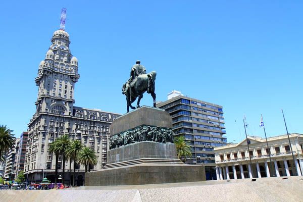Plaza de la Independencia de Montevideo