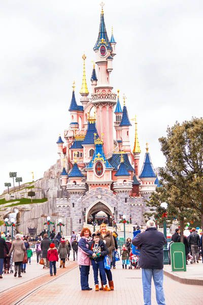 Destinos recomendados para viajar con niños: Disneyland París