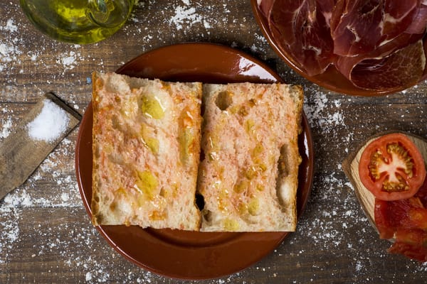 Comida típica catalana: pa amb tomaquet